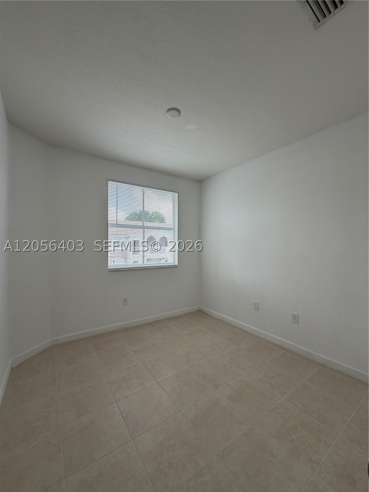 1661 Se 28th St 204 Property Photo 12