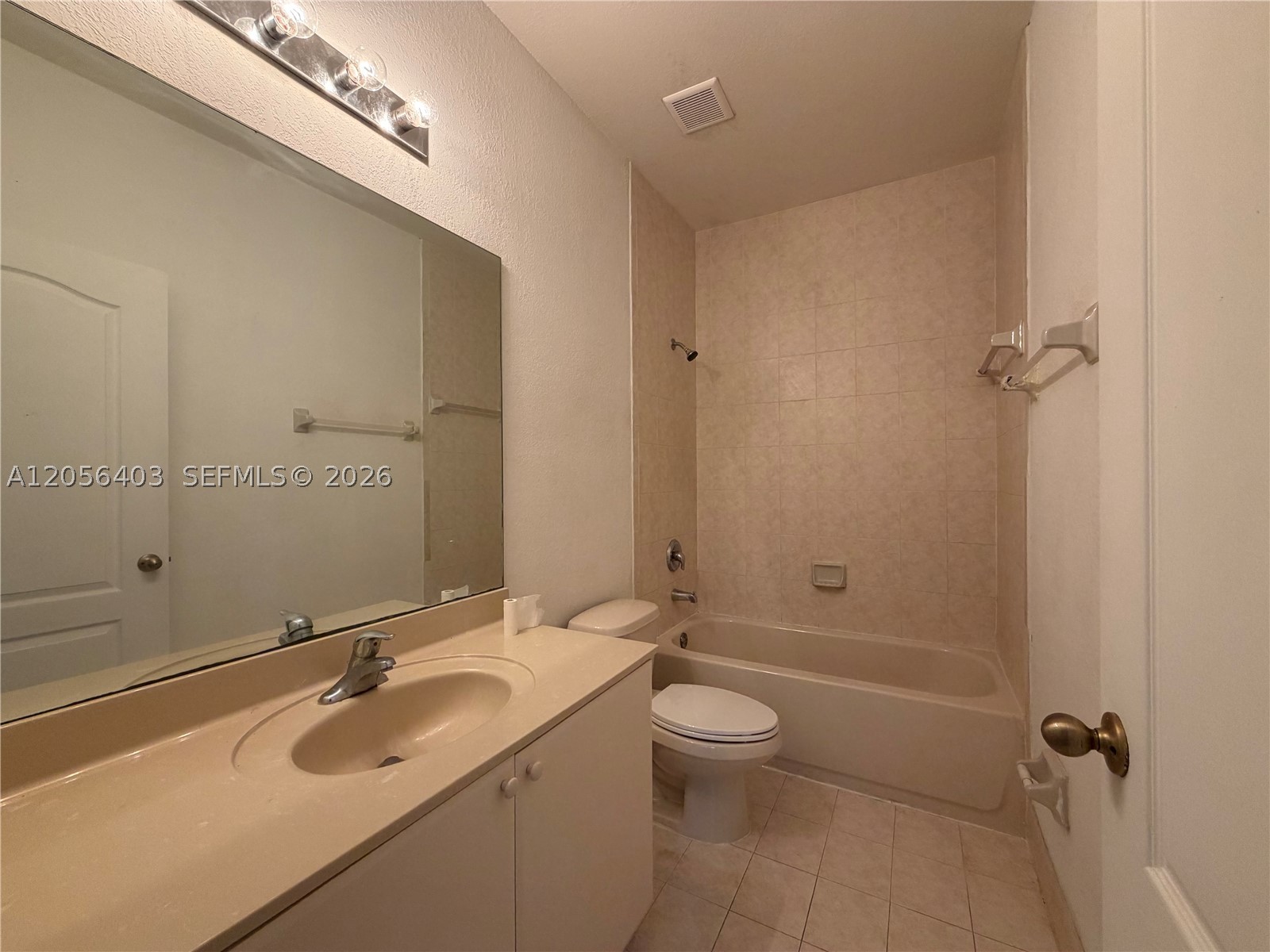 1661 Se 28th St 204 Property Photo 22