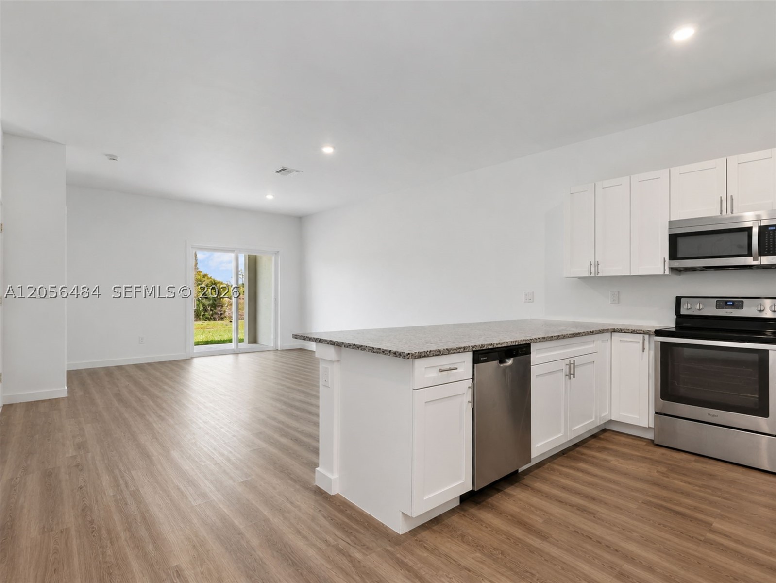 2224 Kenneth Ave S Property Photo 3
