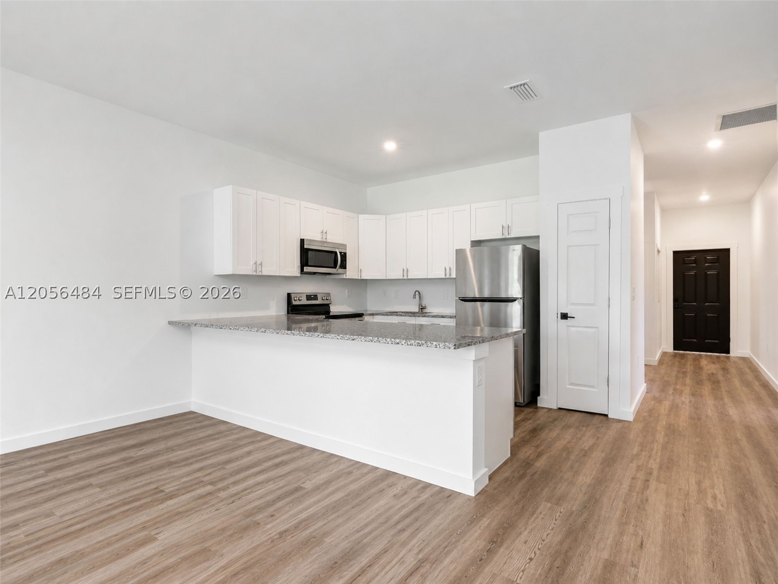 2224 Kenneth Ave S Property Photo 4