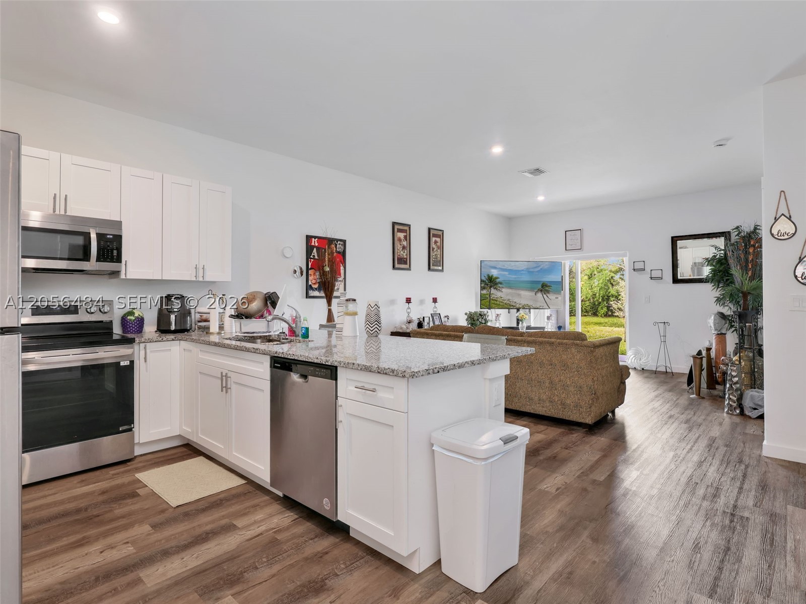 2224 Kenneth Ave S Property Photo 11
