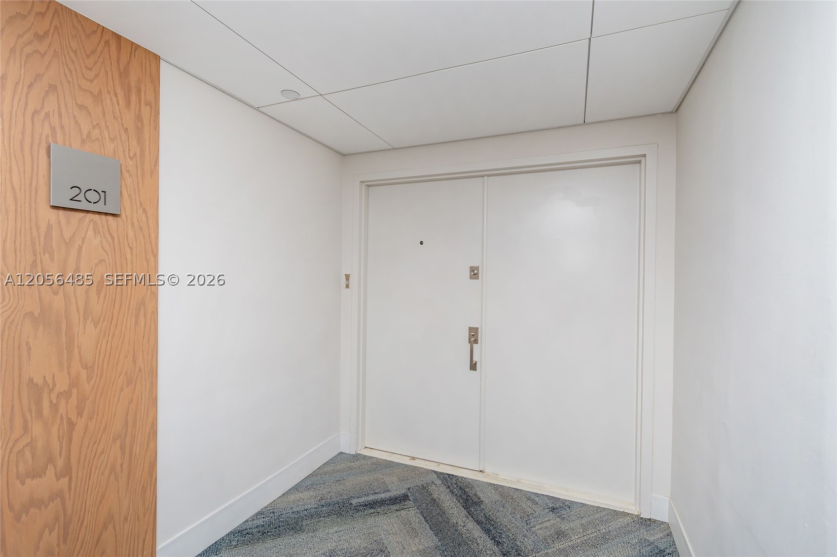 199 Ocean Lane Dr 201 Property Photo 3