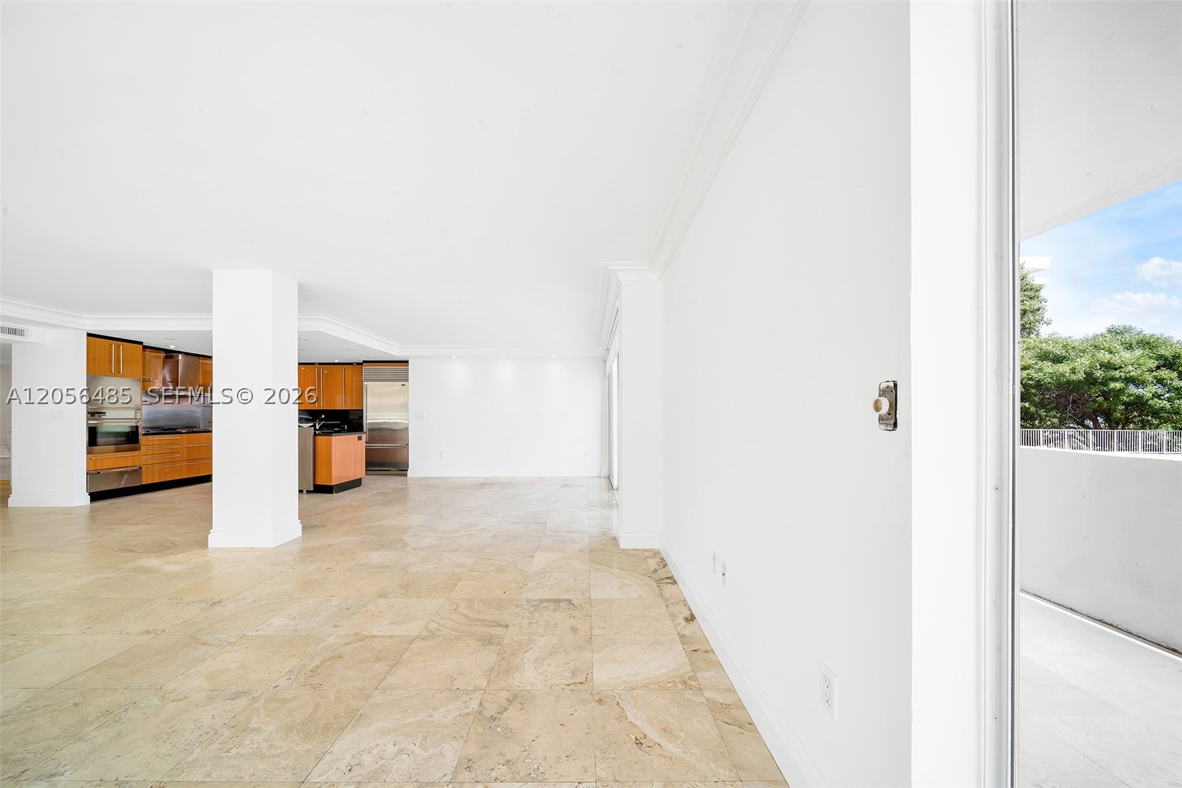 199 Ocean Lane Dr 201 Property Photo 6