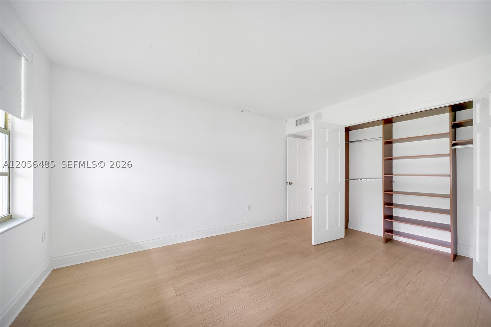 199 Ocean Lane Dr 201 Property Photo 16