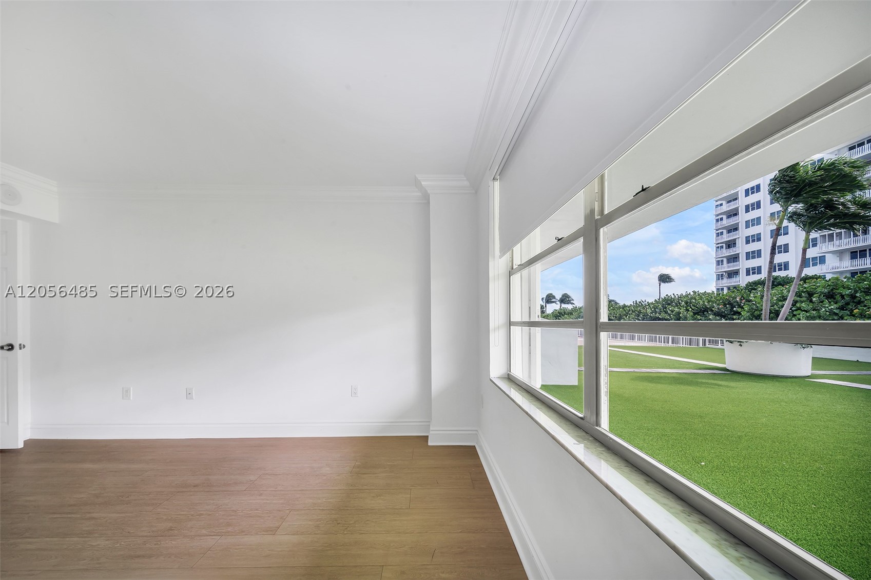 199 Ocean Lane Dr 201 Property Photo 19