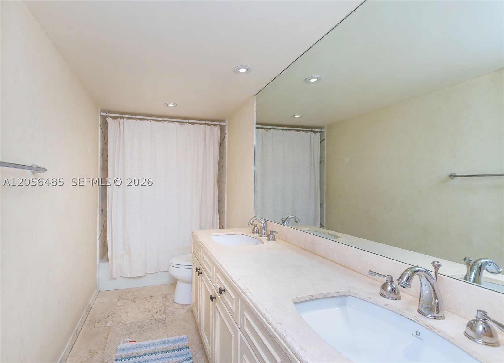 199 Ocean Lane Dr 201 Property Photo 24