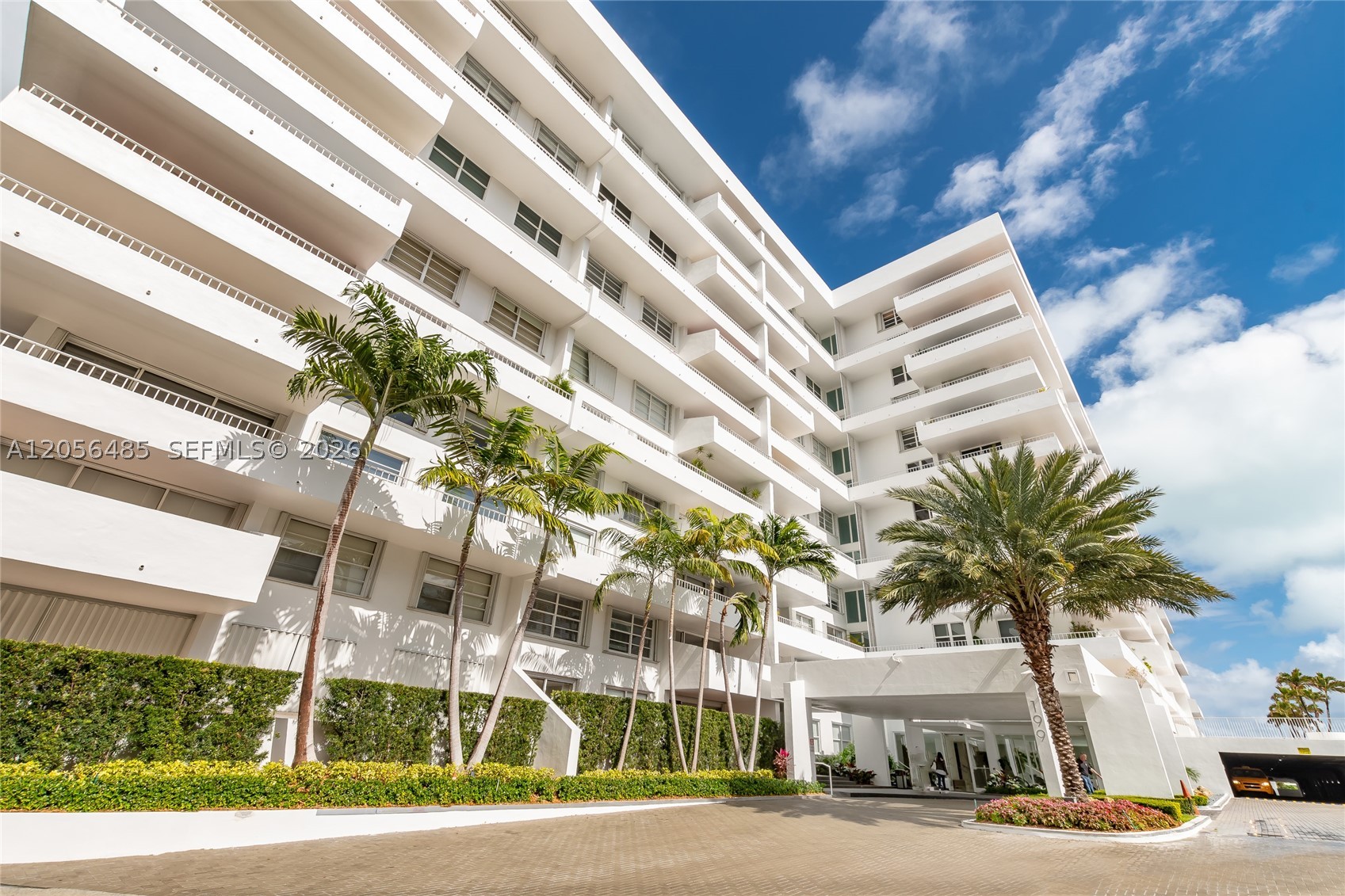 199 Ocean Lane Dr 201 Property Photo 25