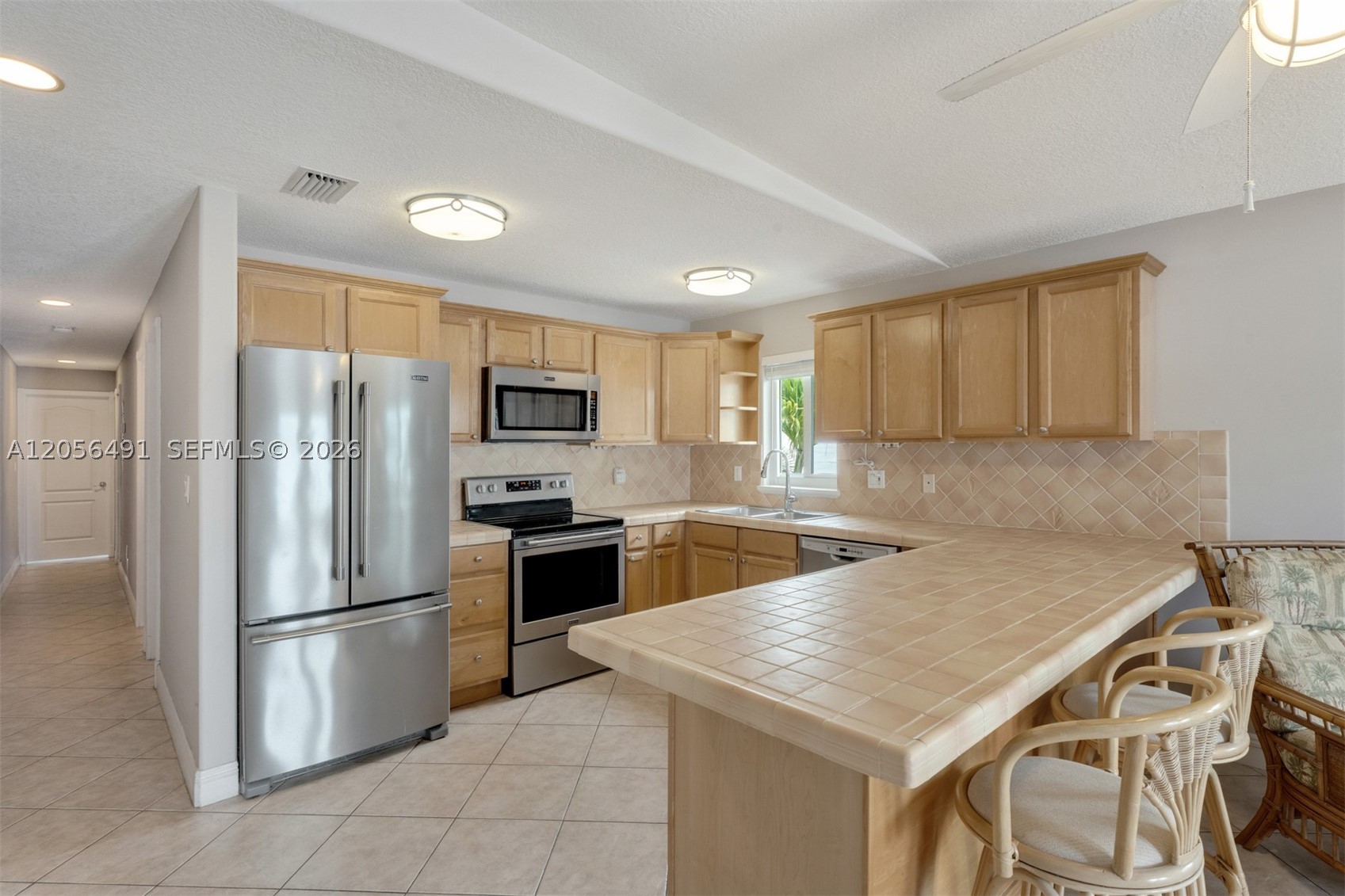 46 Sadowski Cswy Property Photo 4