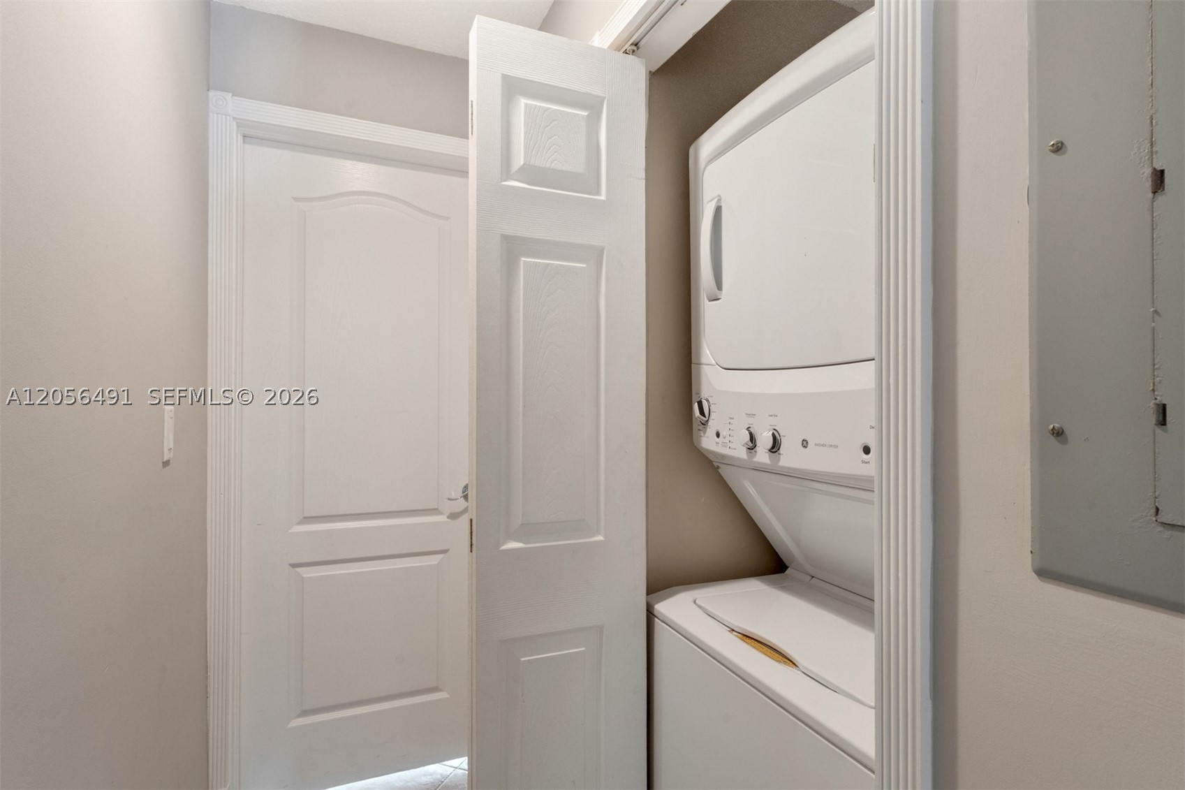 46 Sadowski Cswy Property Photo 11