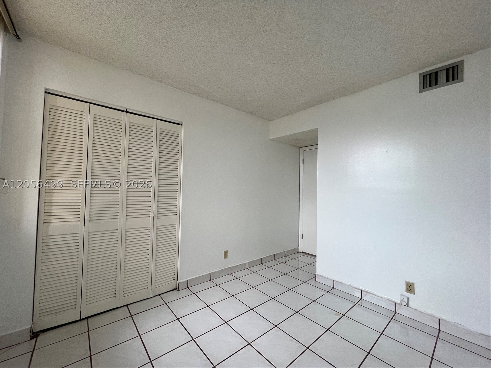 215 Lake Pointe Dr 104 Property Photo 11