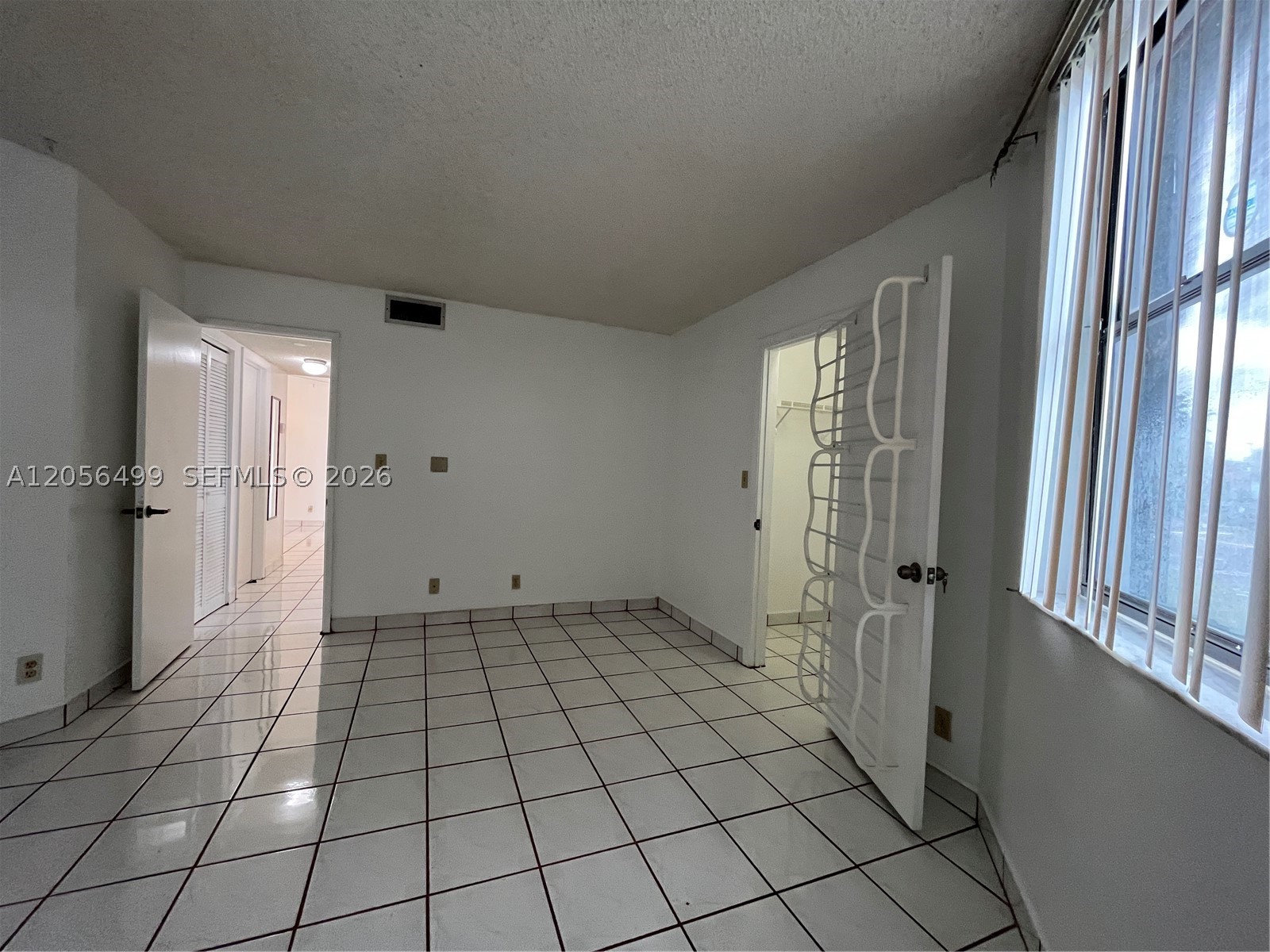 215 Lake Pointe Dr 104 Property Photo 12