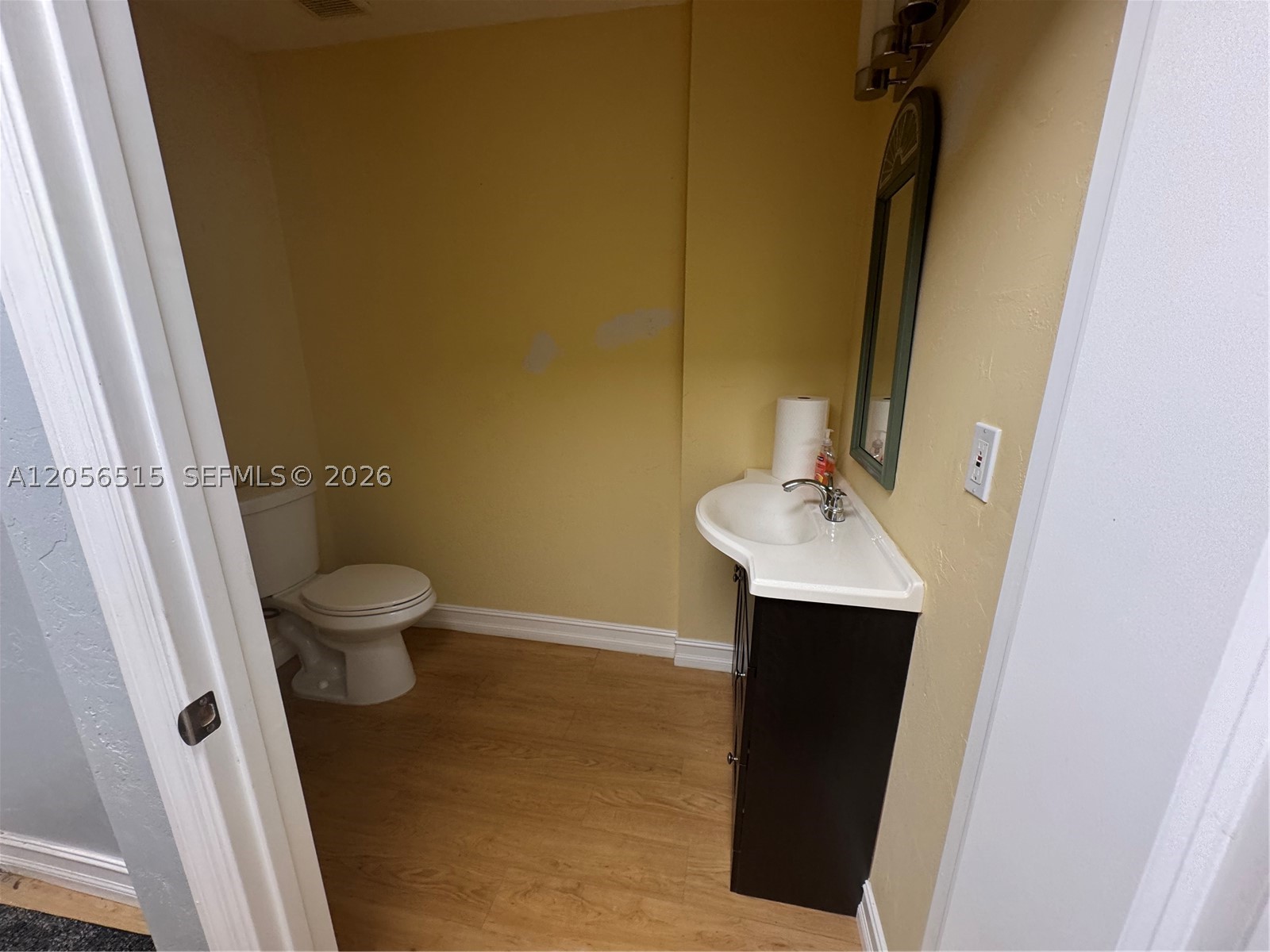 1926 Tyler St Property Photo 4