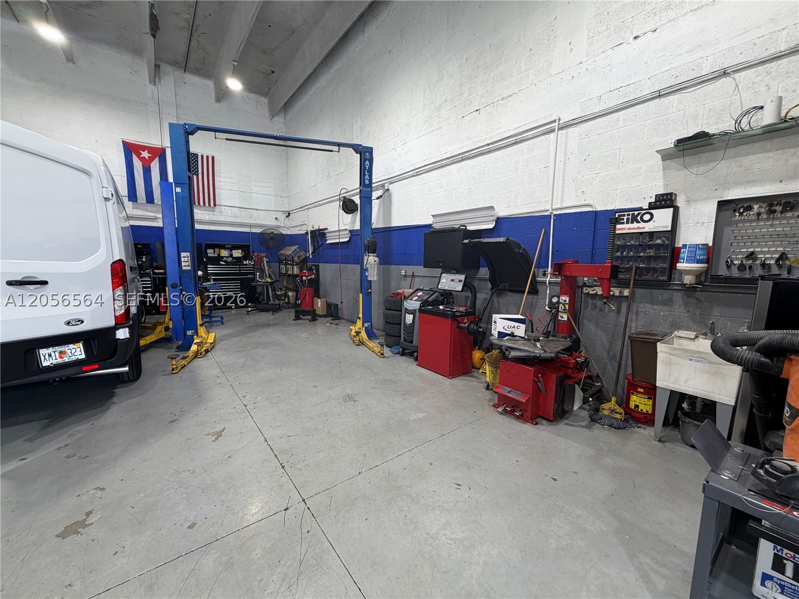 Mechanic Shop Nw For Sale Property Photo 3