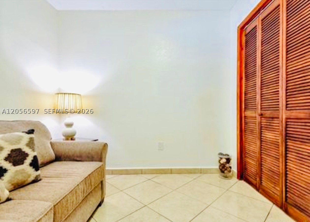 2424 Sw 21st Ter Property Photo 17