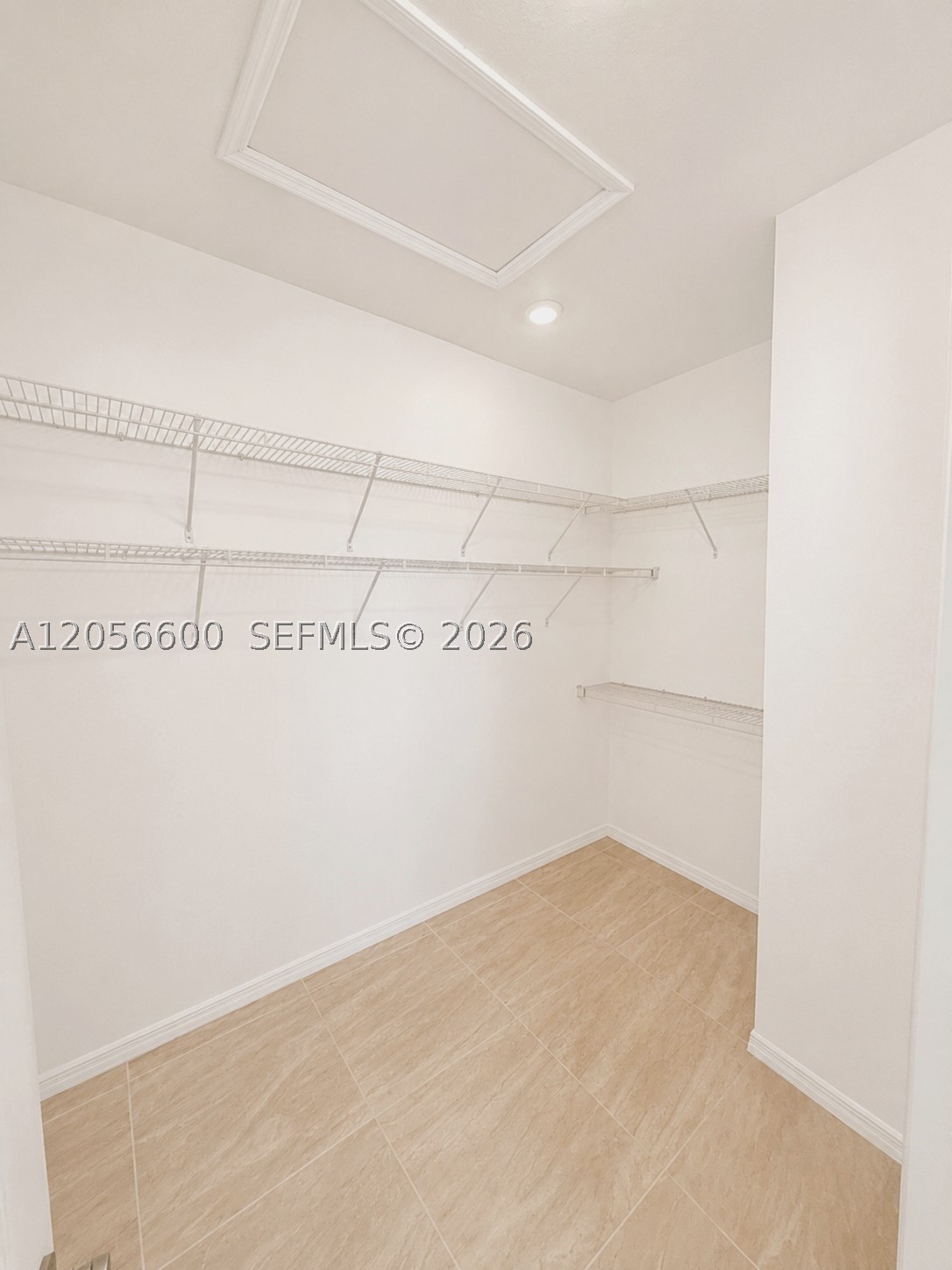 1690 Se 24th Ct Property Photo 11