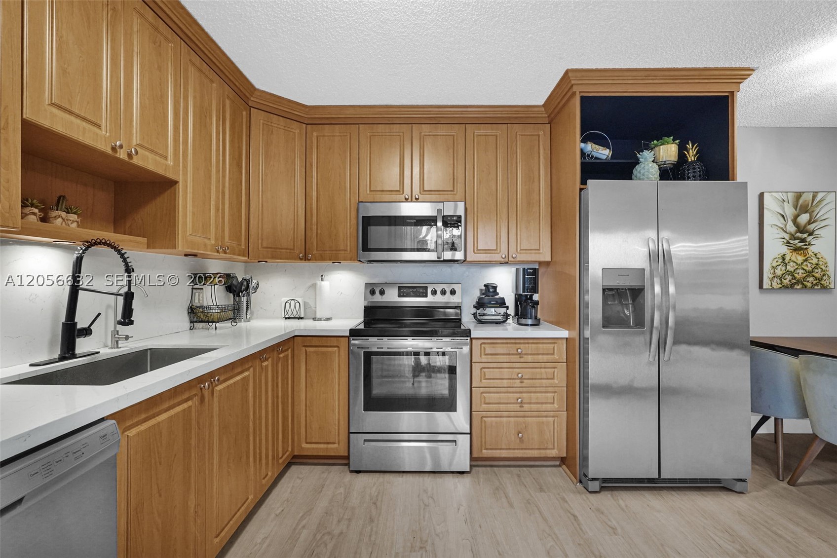 2603 Lakeview Ct Property Photo 6