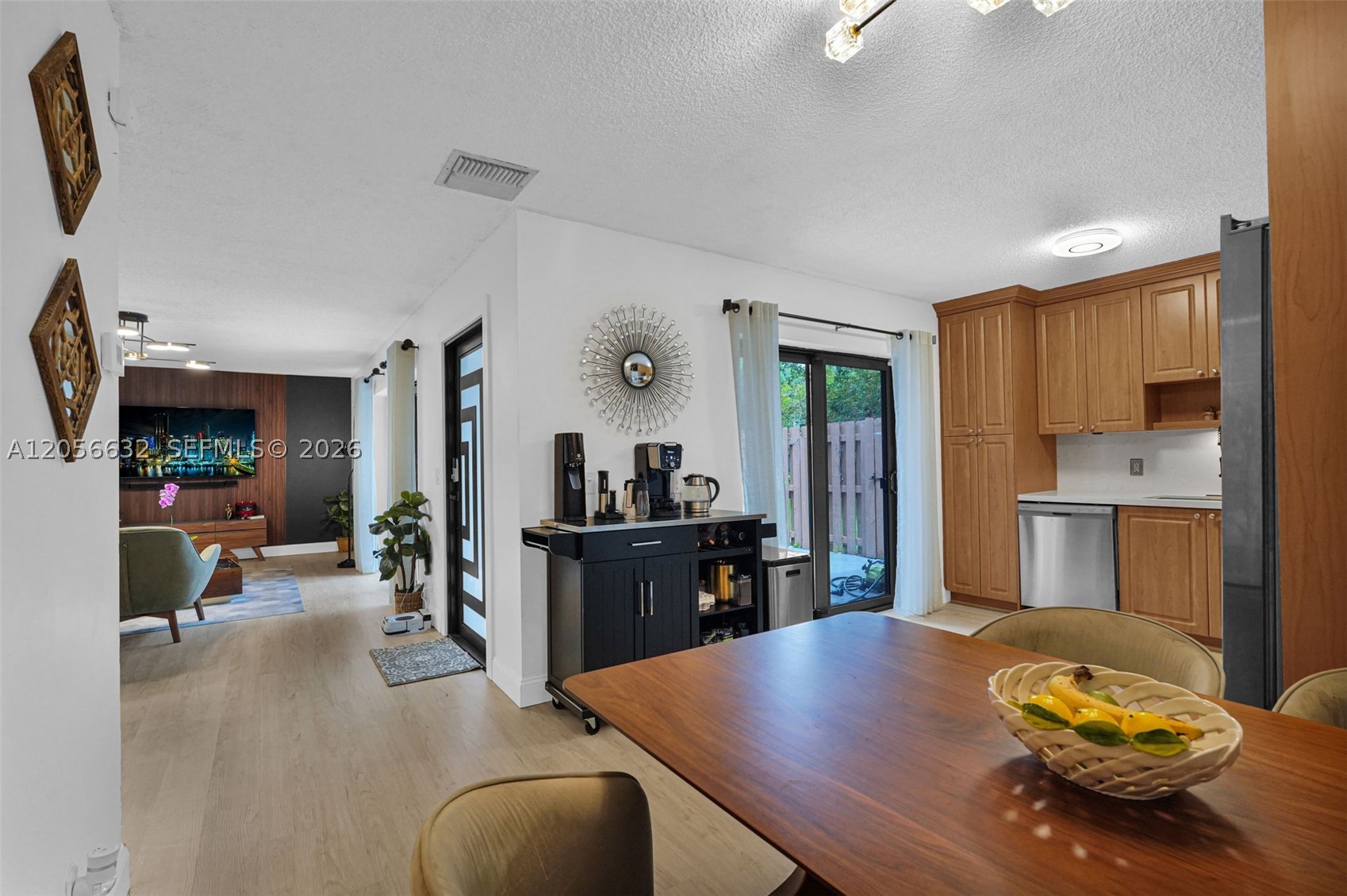 2603 Lakeview Ct Property Photo 7