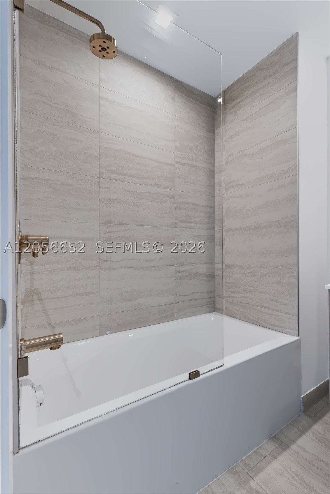 77 Se 5th St 4106 Property Photo 13