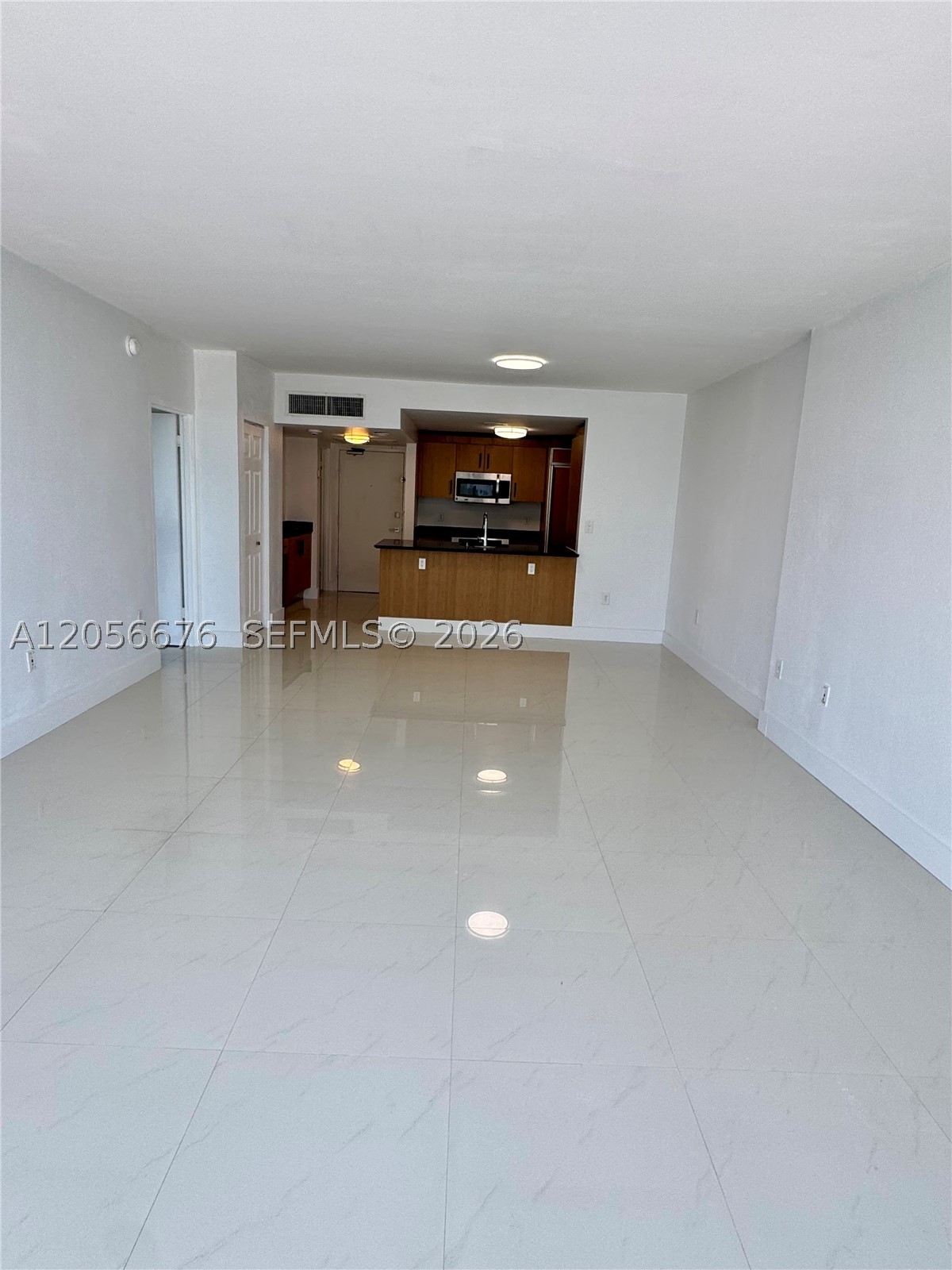 10275 Collins Ave 316 Property Photo 5