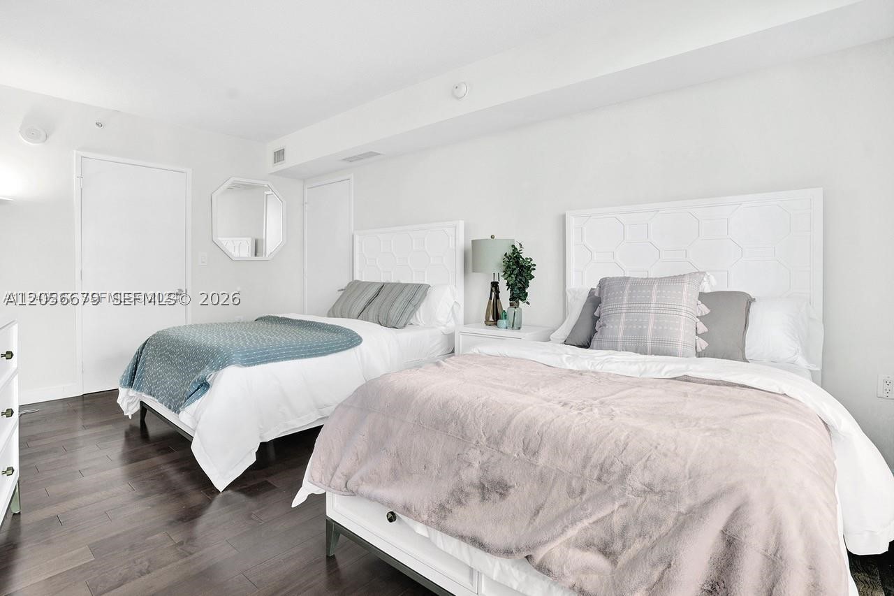 150 Sunny Isles Blvd 1-805 Property Photo 11