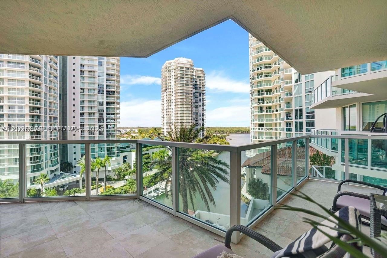 150 Sunny Isles Blvd 1-805 Property Photo 18
