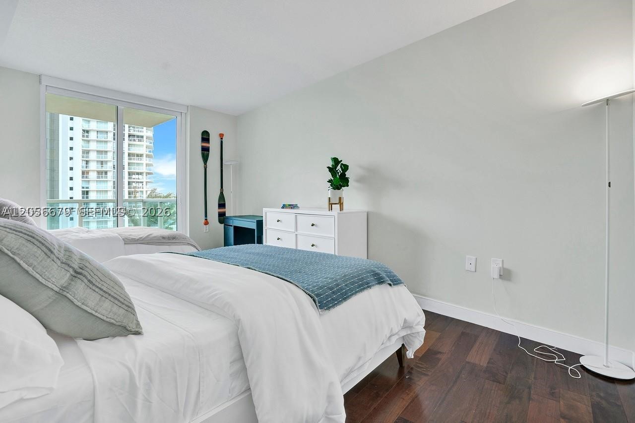 150 Sunny Isles Blvd 1-805 Property Photo 27