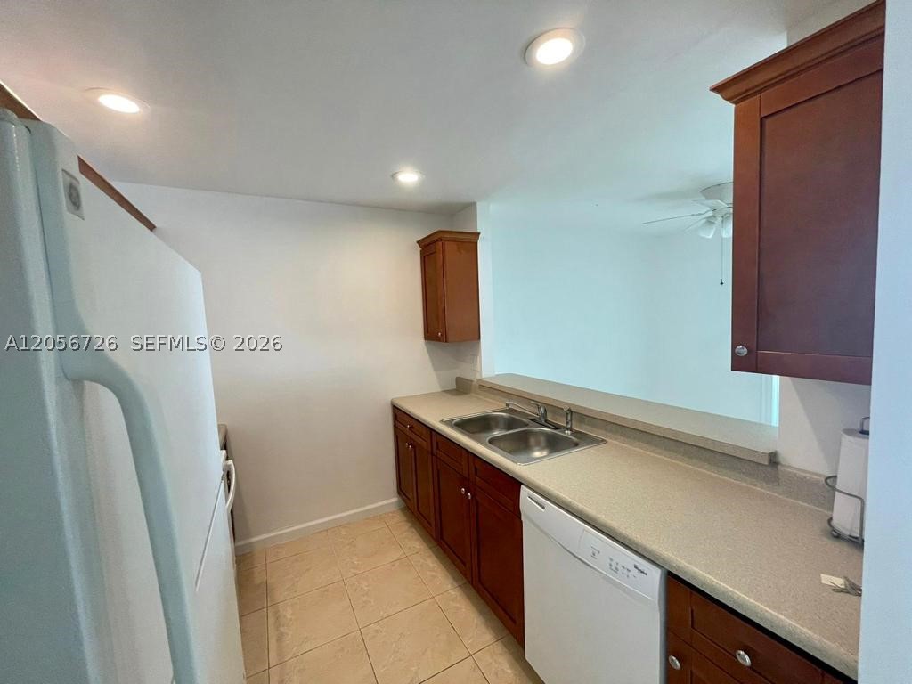 5020 Elmhurst Rd B Property Photo 5