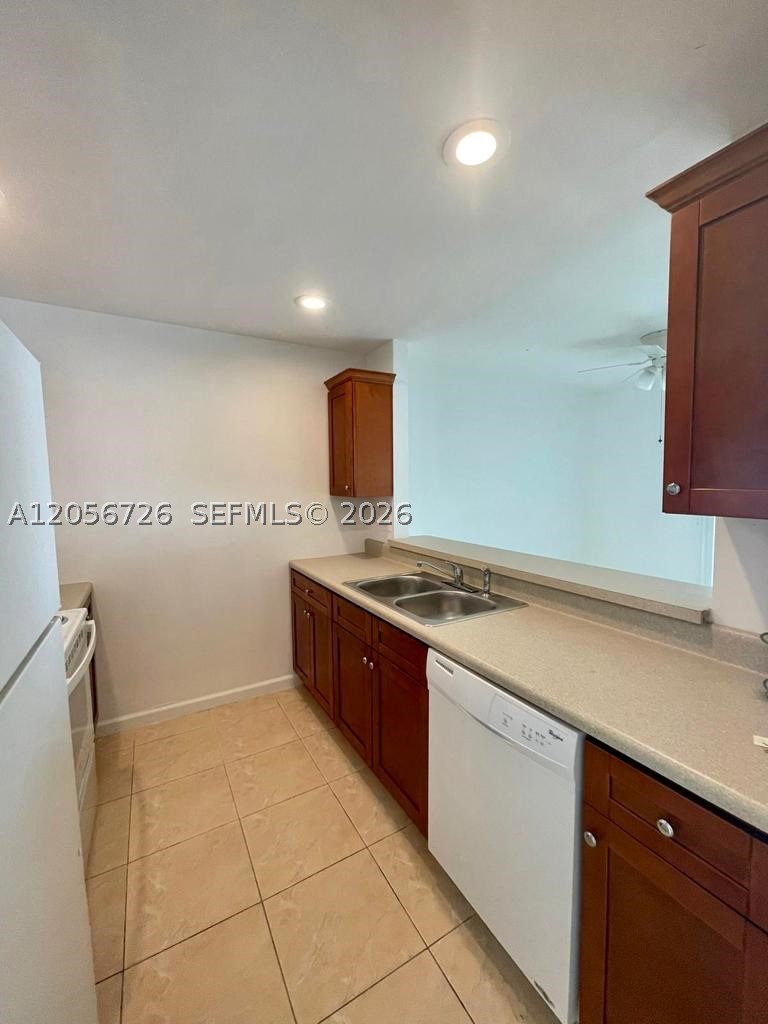 5020 Elmhurst Rd B Property Photo 6