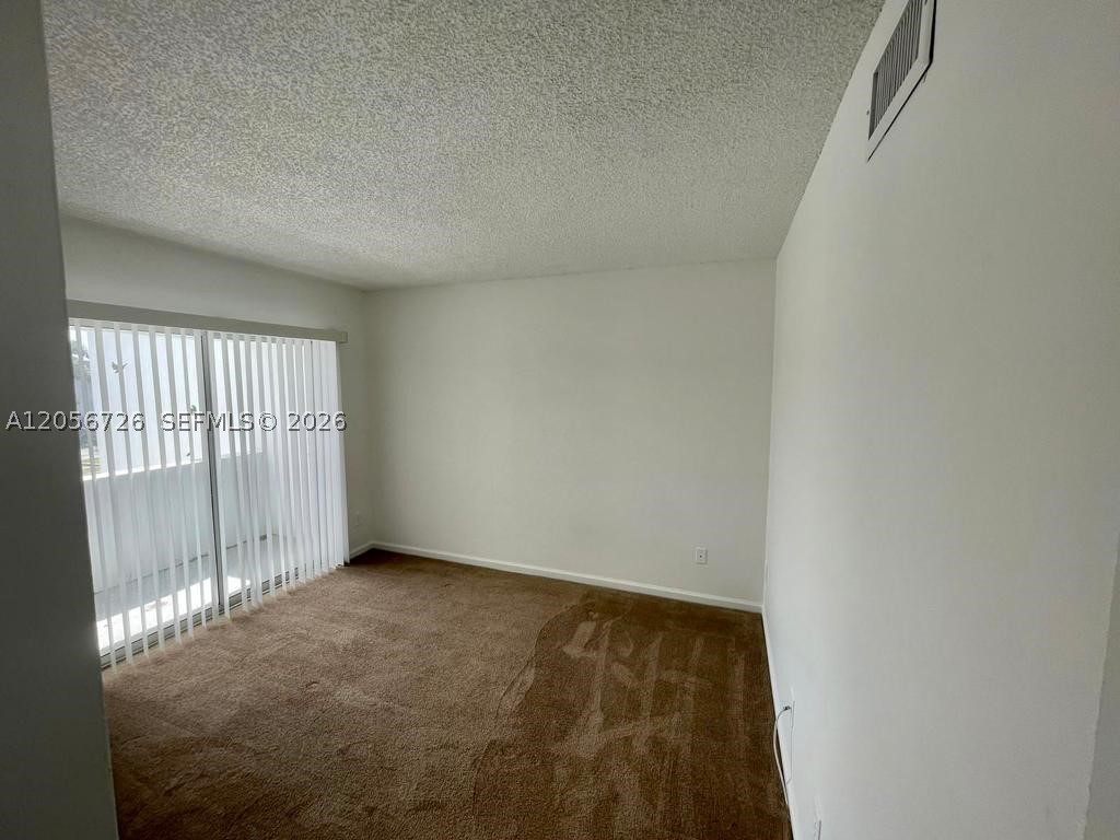 5020 Elmhurst Rd B Property Photo 10