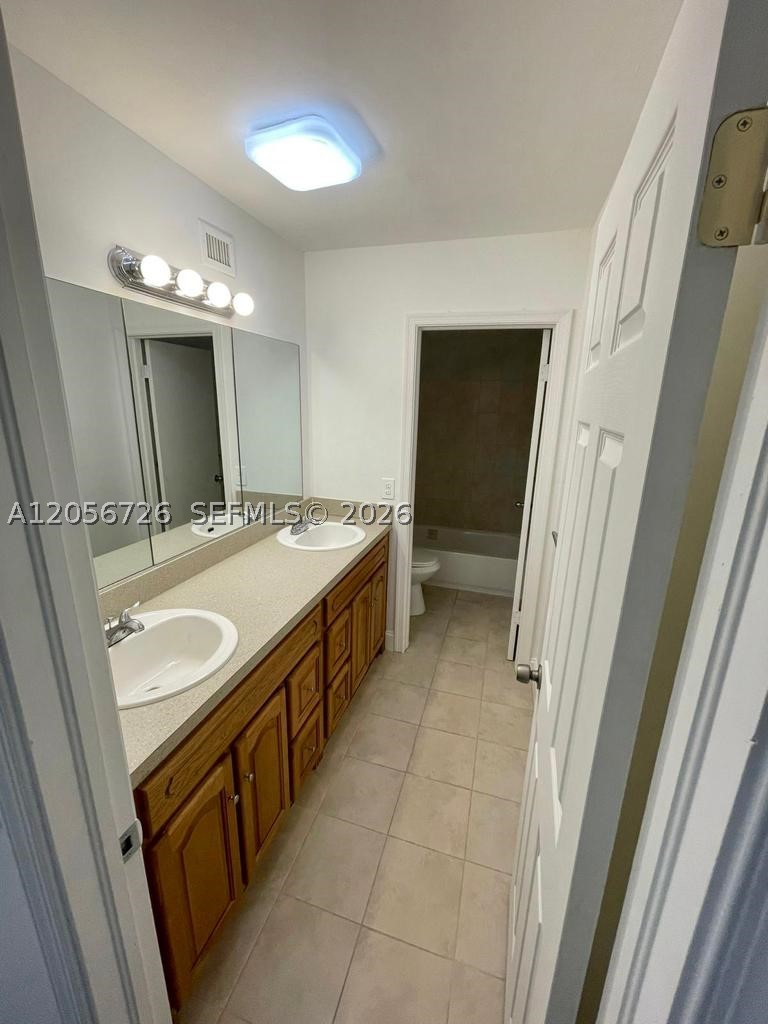 5020 Elmhurst Rd B Property Photo 13