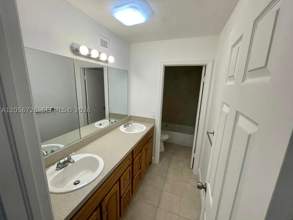 5020 Elmhurst Rd B Property Photo 20