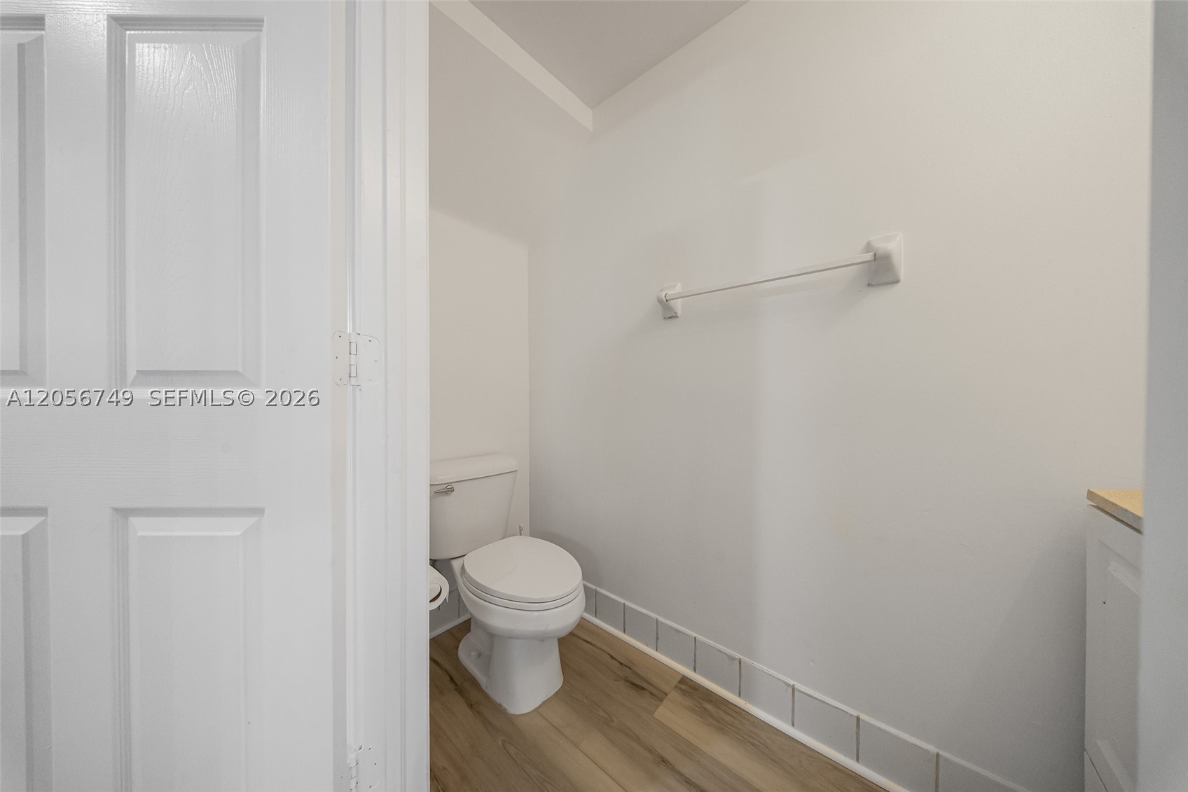 1037 Ne 42nd Pl Property Photo 10