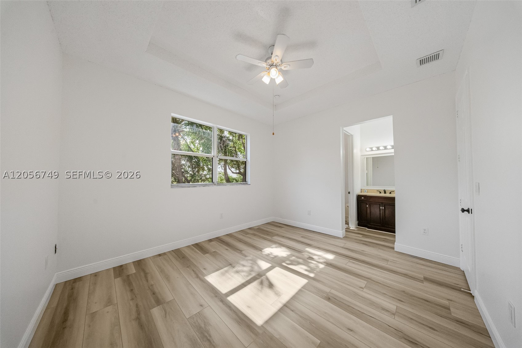 1037 Ne 42nd Pl Property Photo 12