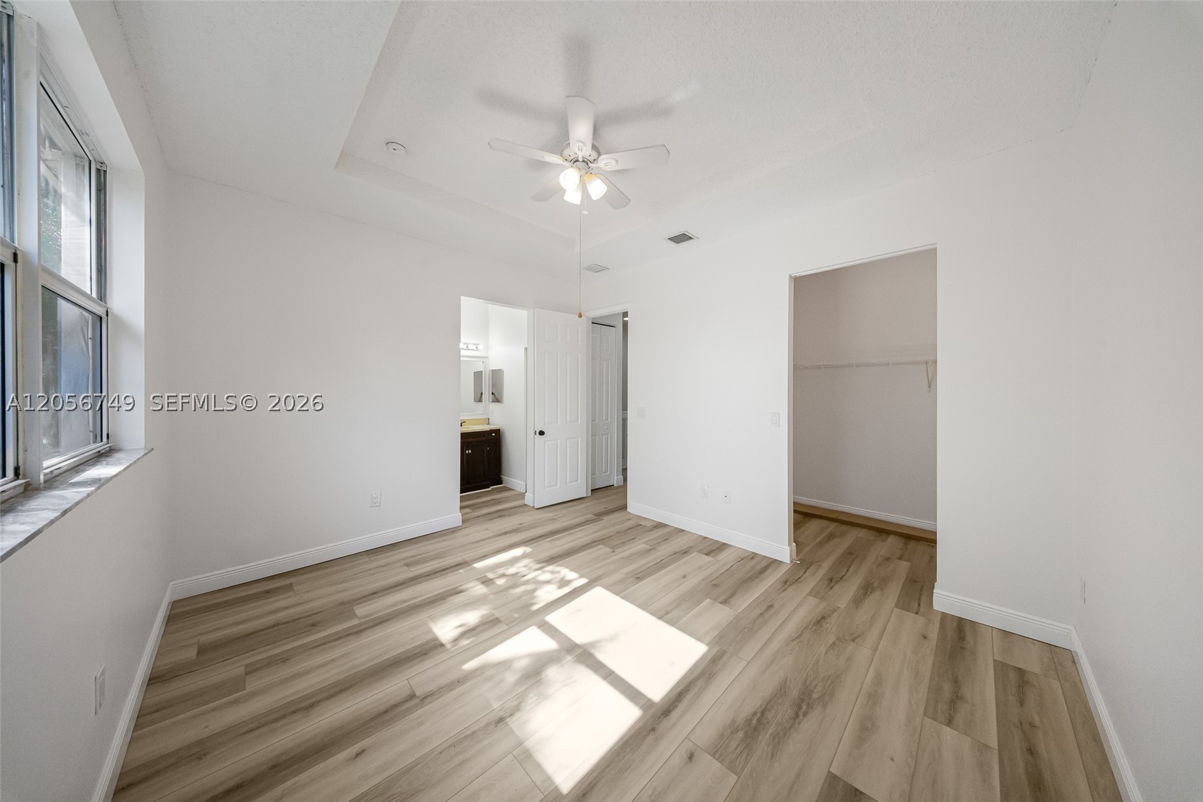 1037 Ne 42nd Pl Property Photo 13