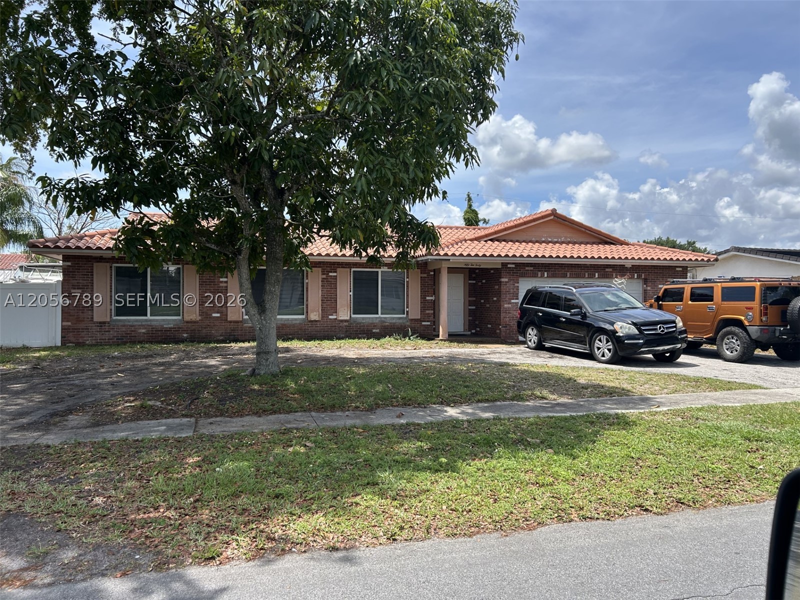 5240 SW 10th Ct Property Photo 1