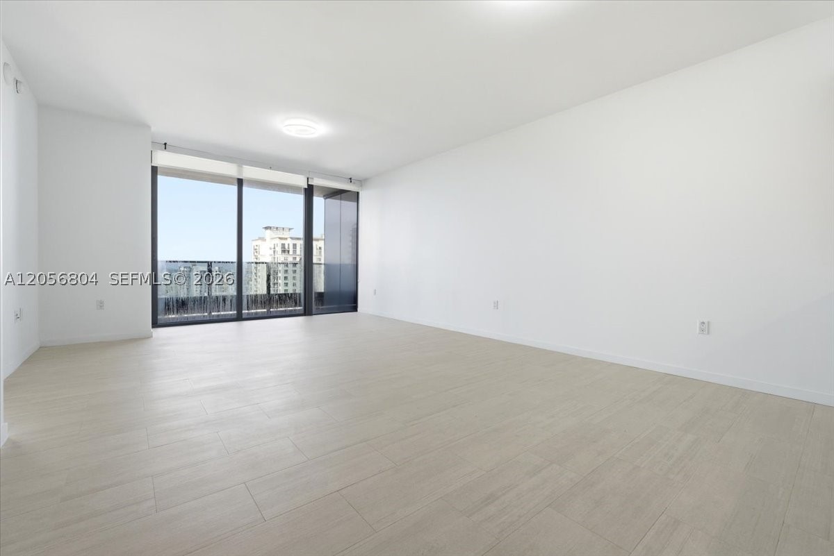 1000 Brickell Plz 3211 Property Photo 12