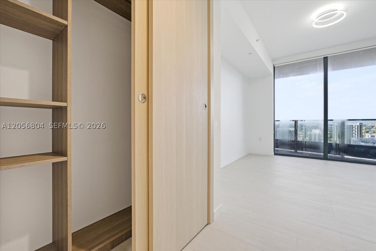 1000 Brickell Plz 3211 Property Photo 19