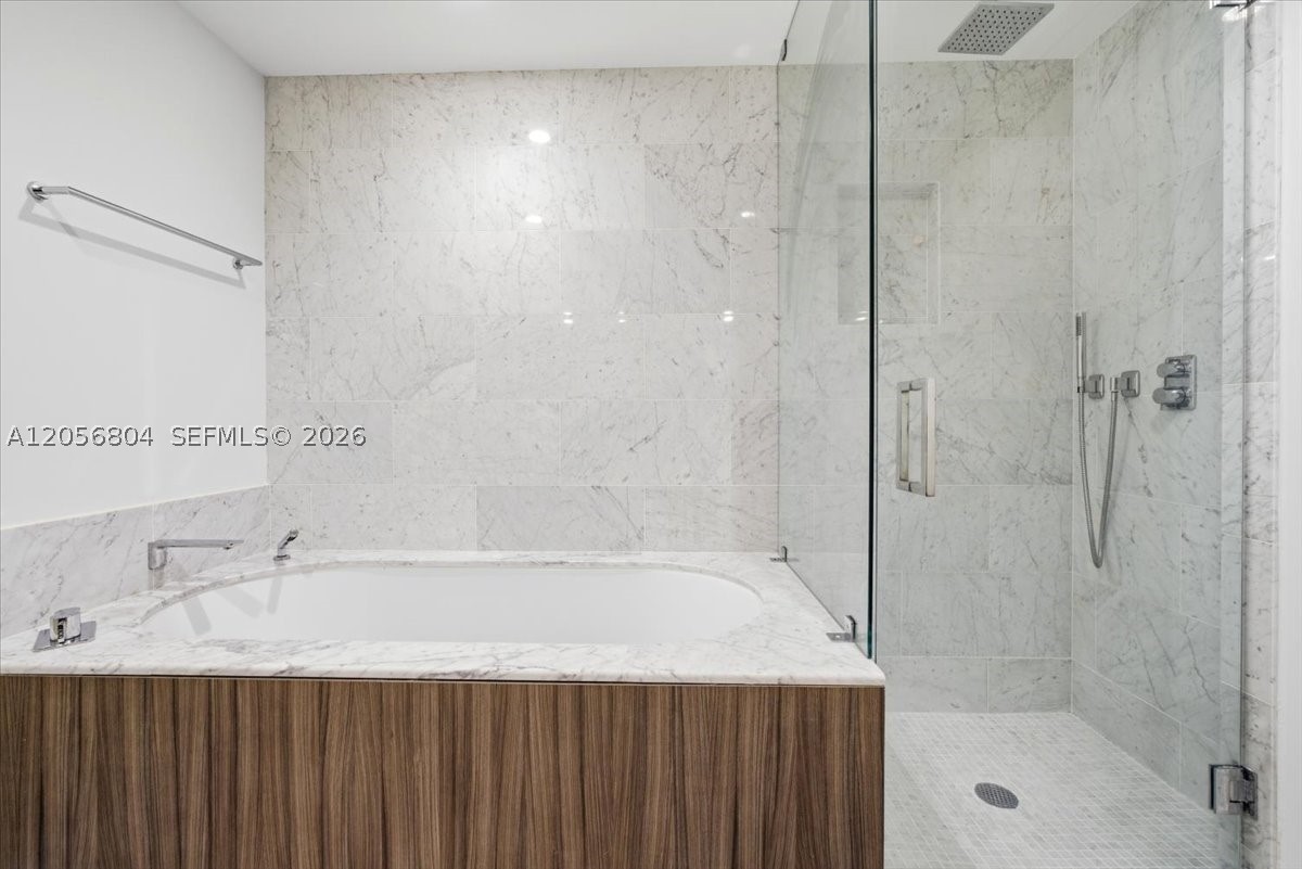 1000 Brickell Plz 3211 Property Photo 22