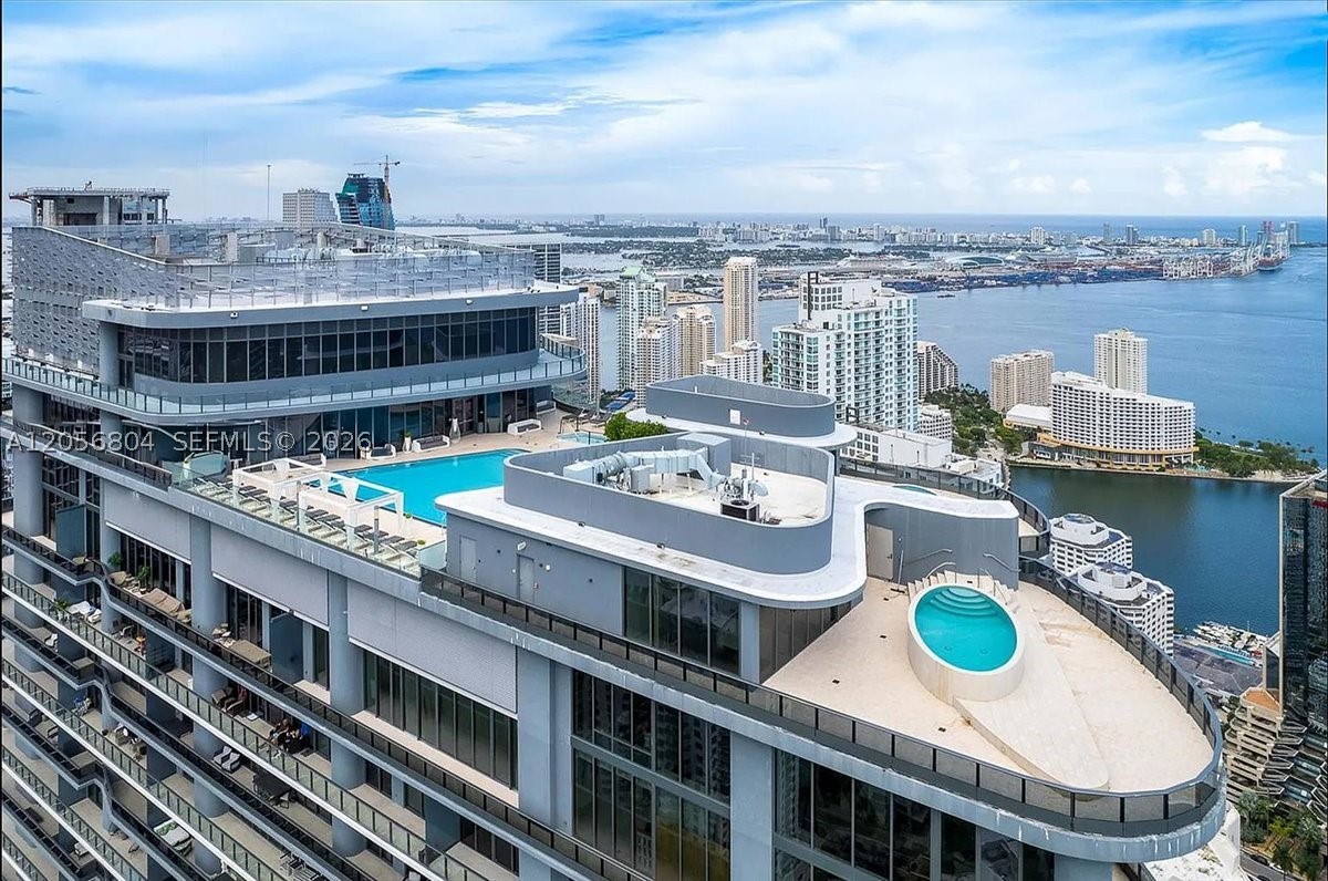 1000 Brickell Plz 3211 Property Photo 34