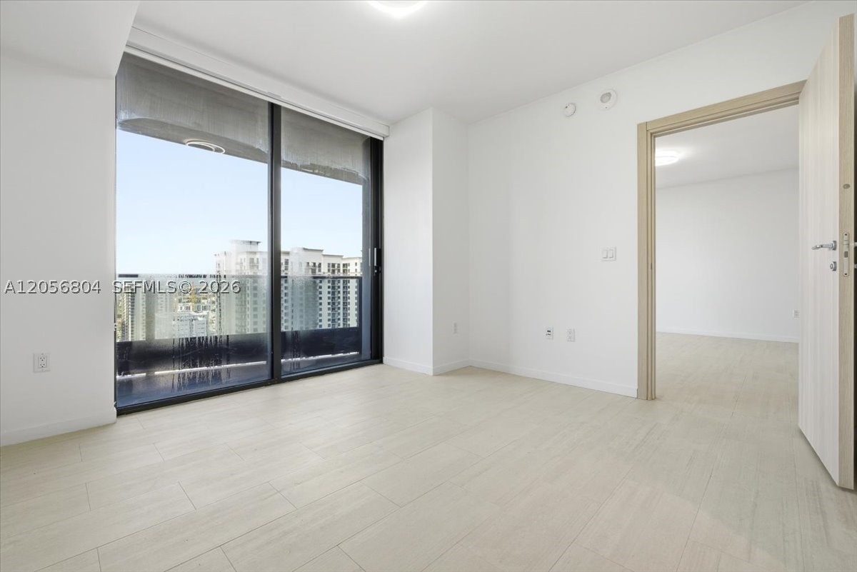 1000 Brickell Plz 3211 Property Photo 37