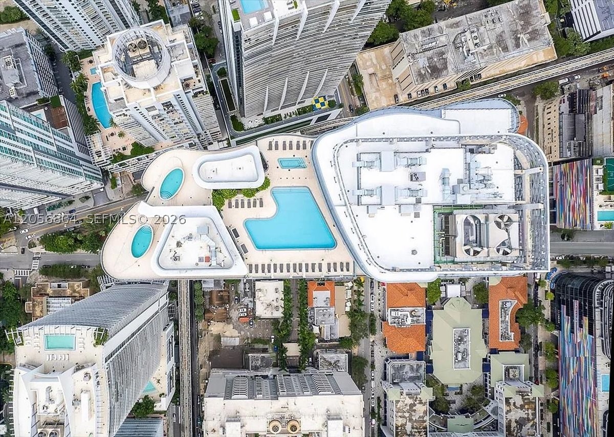 1000 Brickell Plz 3211 Property Photo 45
