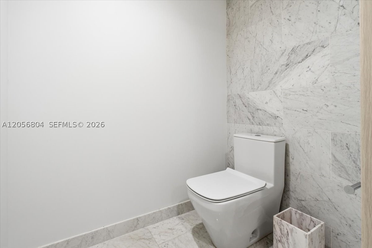 1000 Brickell Plz 3211 Property Photo 60
