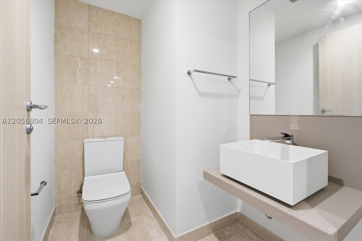 1000 Brickell Plz 3211 Property Photo 80