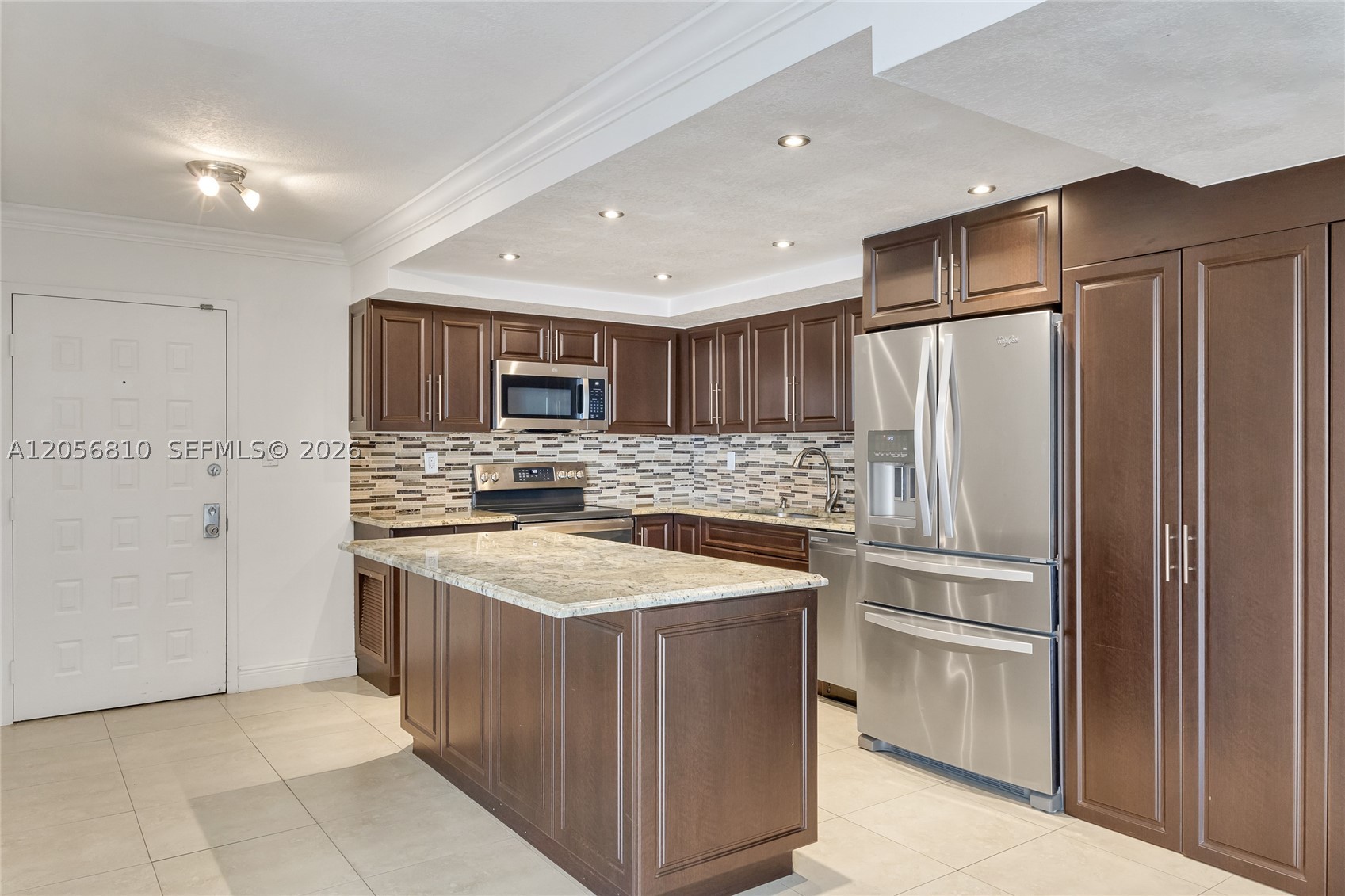 6061 Collins Ave 15D Property Photo 1