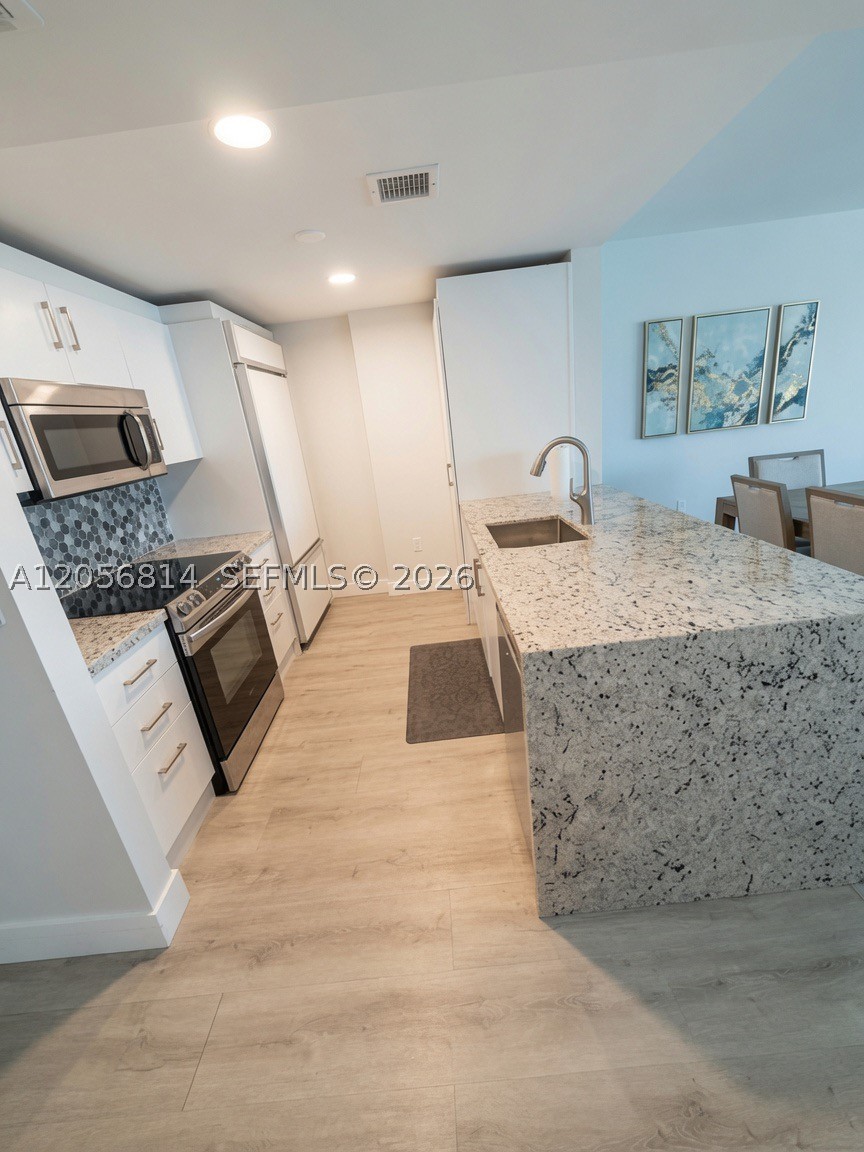 10275 Collins Ave 614 Property Photo 7
