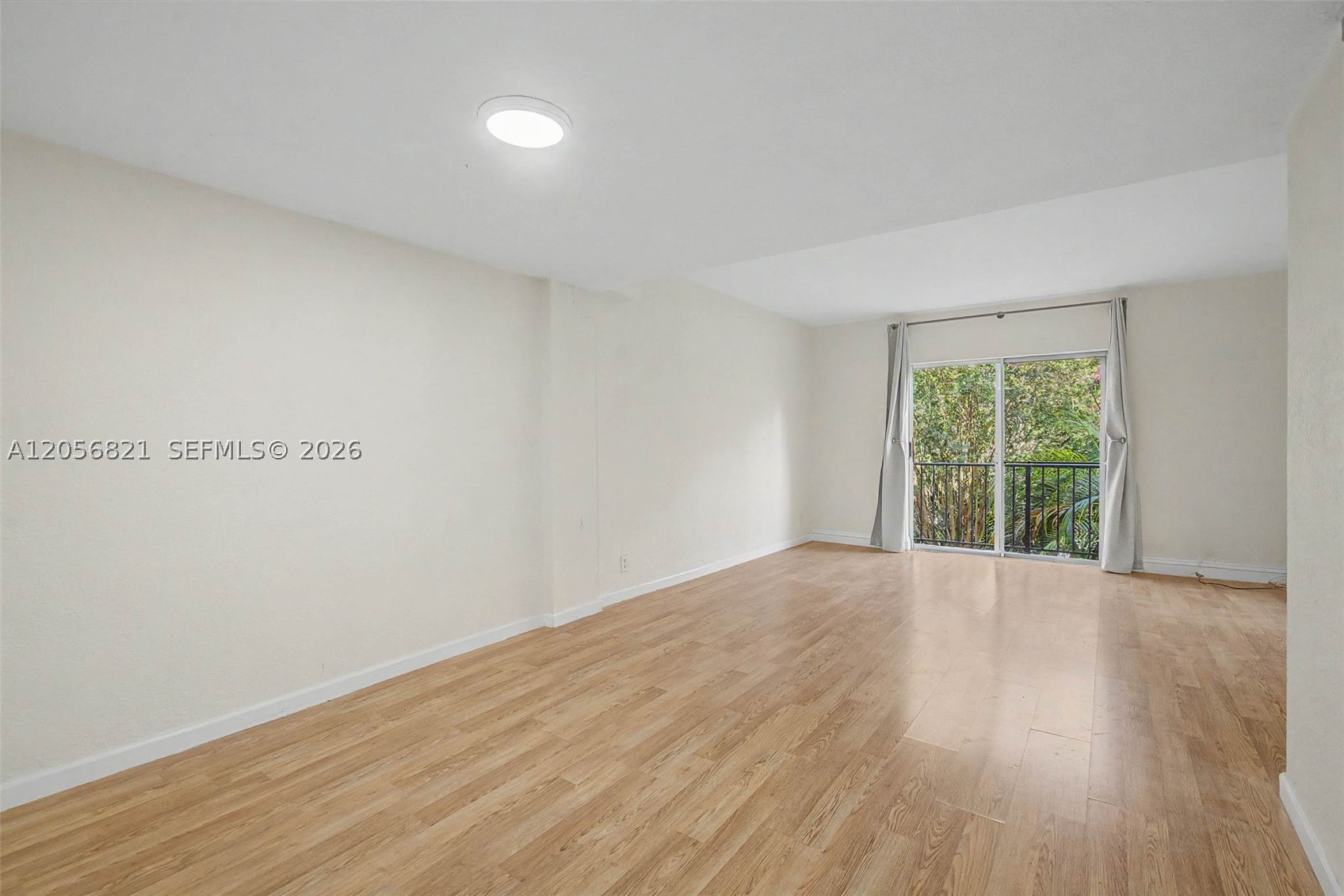 6709 N Kendall Dr 223 Property Photo 2