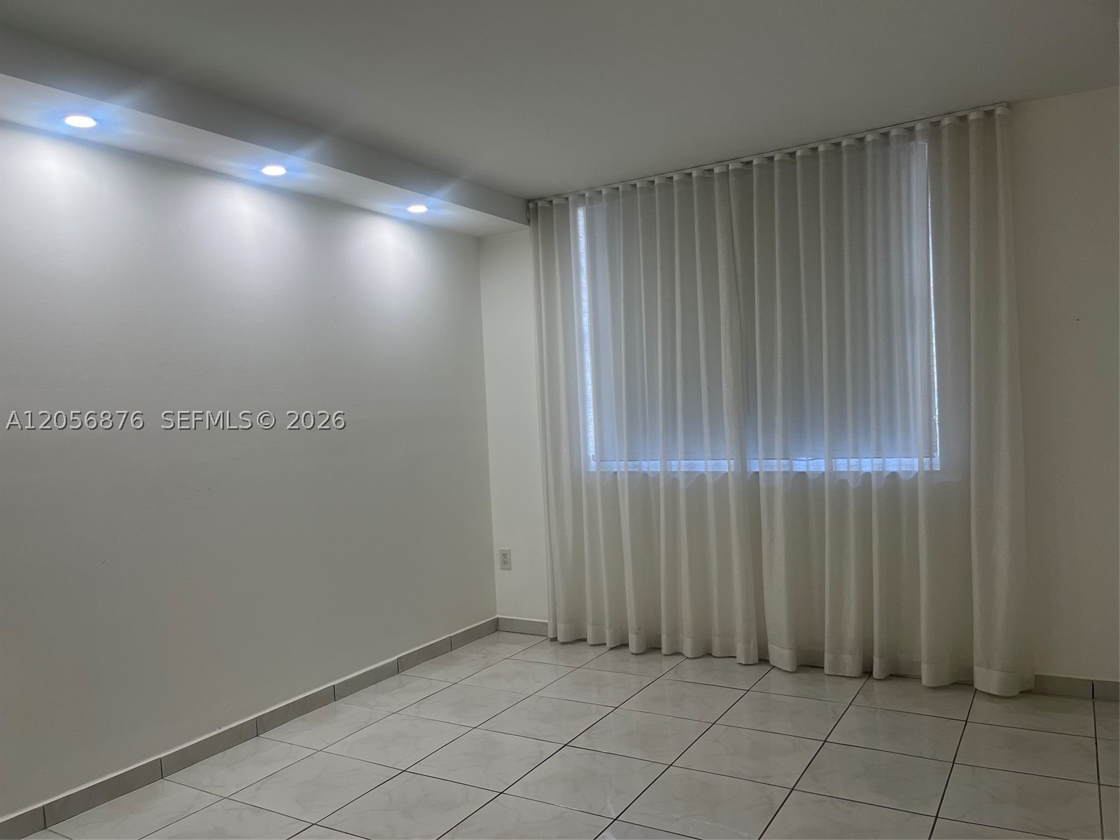 300 Bayview Dr 207 Property Photo 16