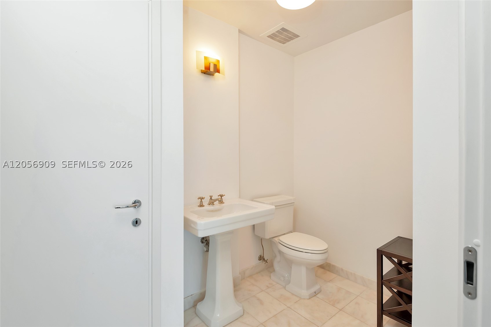 50 S Pointe Dr 2007 Property Photo 23