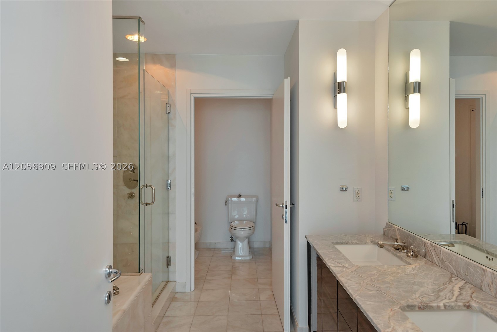 50 S Pointe Dr 2007 Property Photo 31