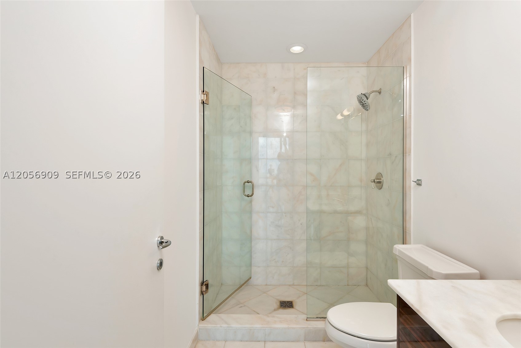 50 S Pointe Dr 2007 Property Photo 43